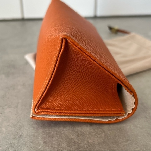 Tory Burch Sunglasses Case - Picture 7 of 9